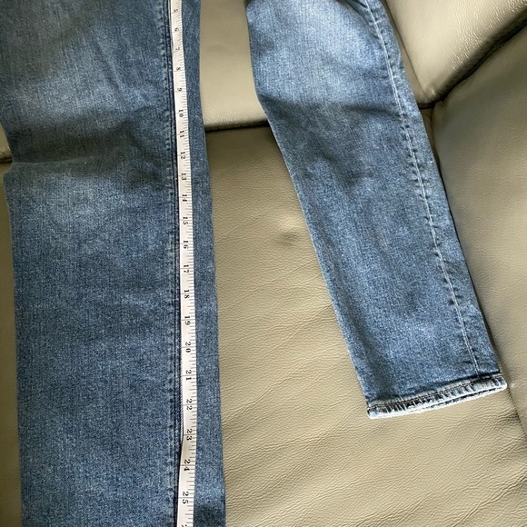 Old  Navy mid rise boyfriend jeans. Size 6 - Picture 8 of 8